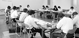 児童生徒の支援について情報交換する専門家チーム会議